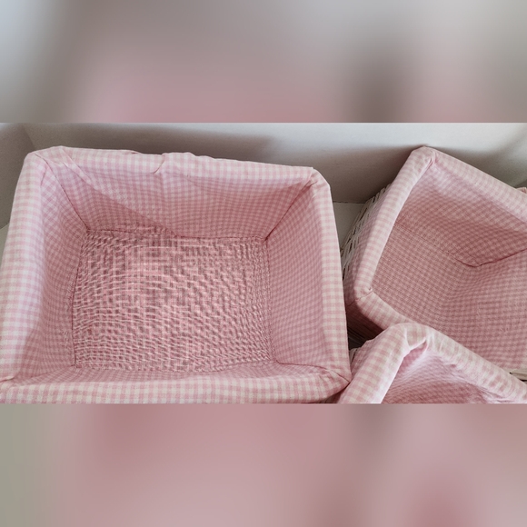white wicker baskets with pink liner Storage Organizer Set Of 3 - Picture 15 of 16